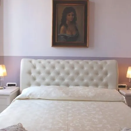 Konukevi Charme Holidays Colosseum Roma