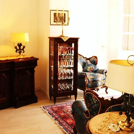 Konukevi Charme Holidays Colosseum Roma