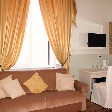 Konukevi Charme Holidays Colosseum 4*